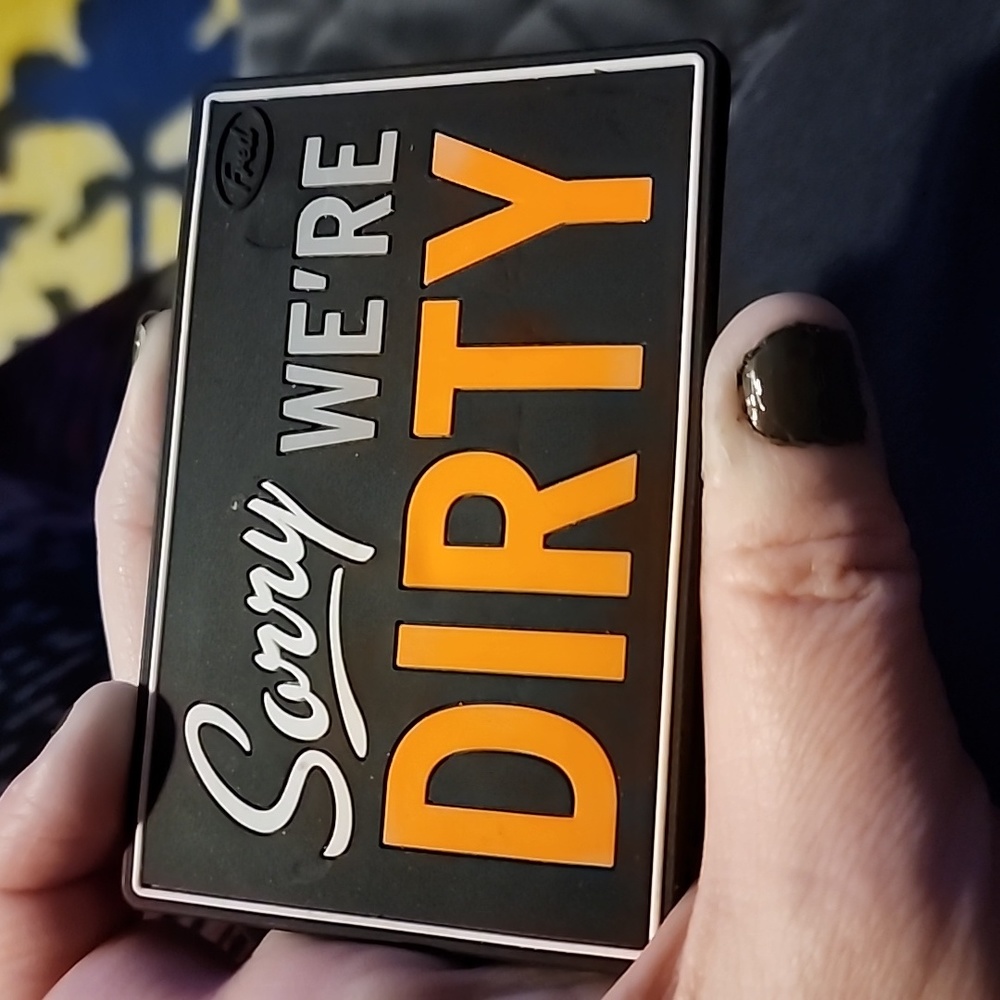 Magnet Come in We're clean / Come in We're dirty flips around for other message